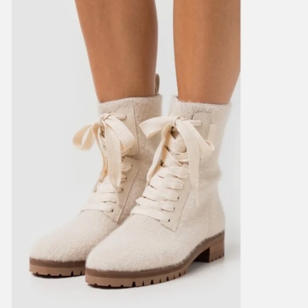 NWT Kate Spade New York Merigue boots milk